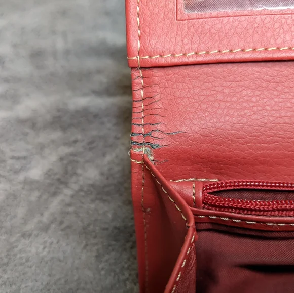 Kenneth Cole Genuine Leather Woman's clutch Wallet - Picture 9 of 16